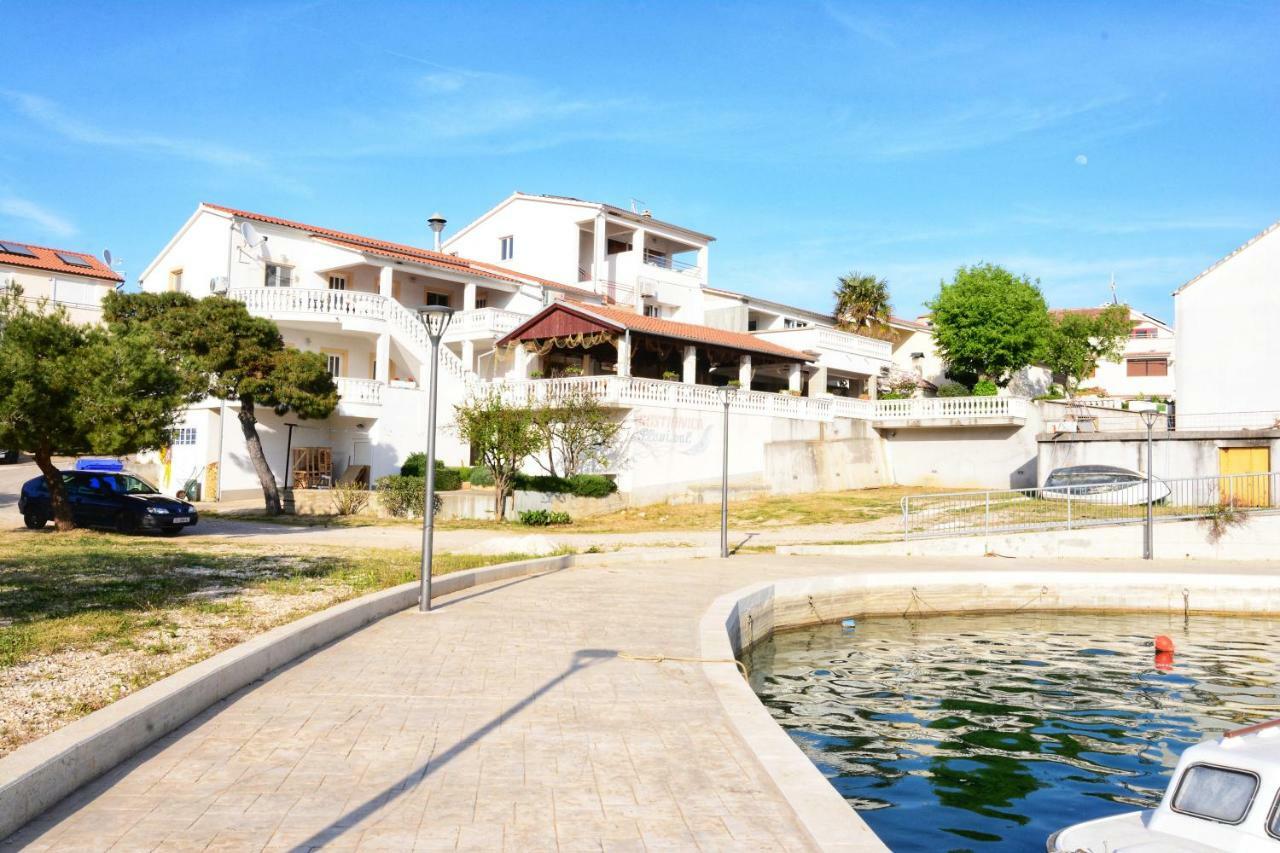 Plavi Val Apartments Tribunj  Bagian luar foto